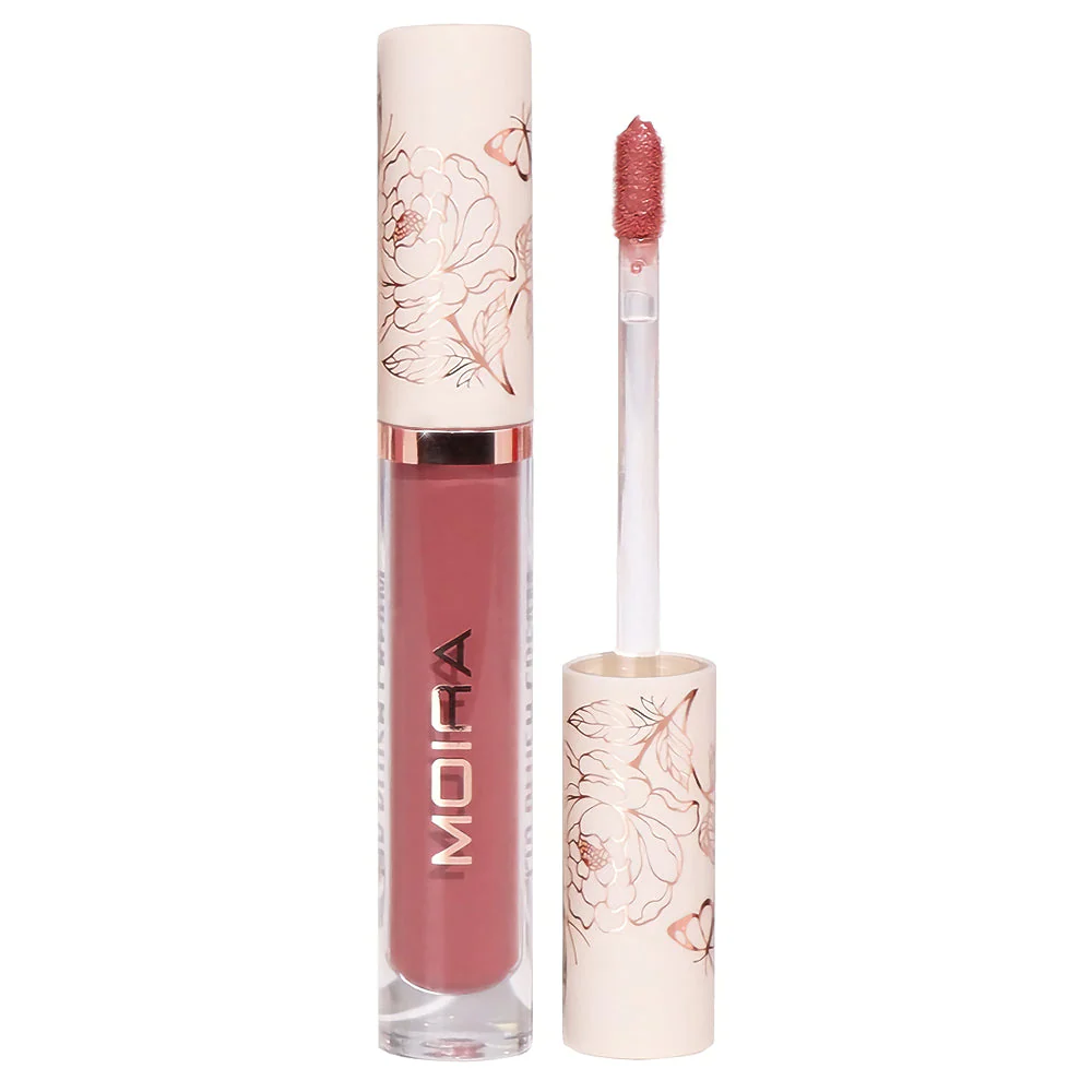 Labial en crema Moira Lip Plush en su envase